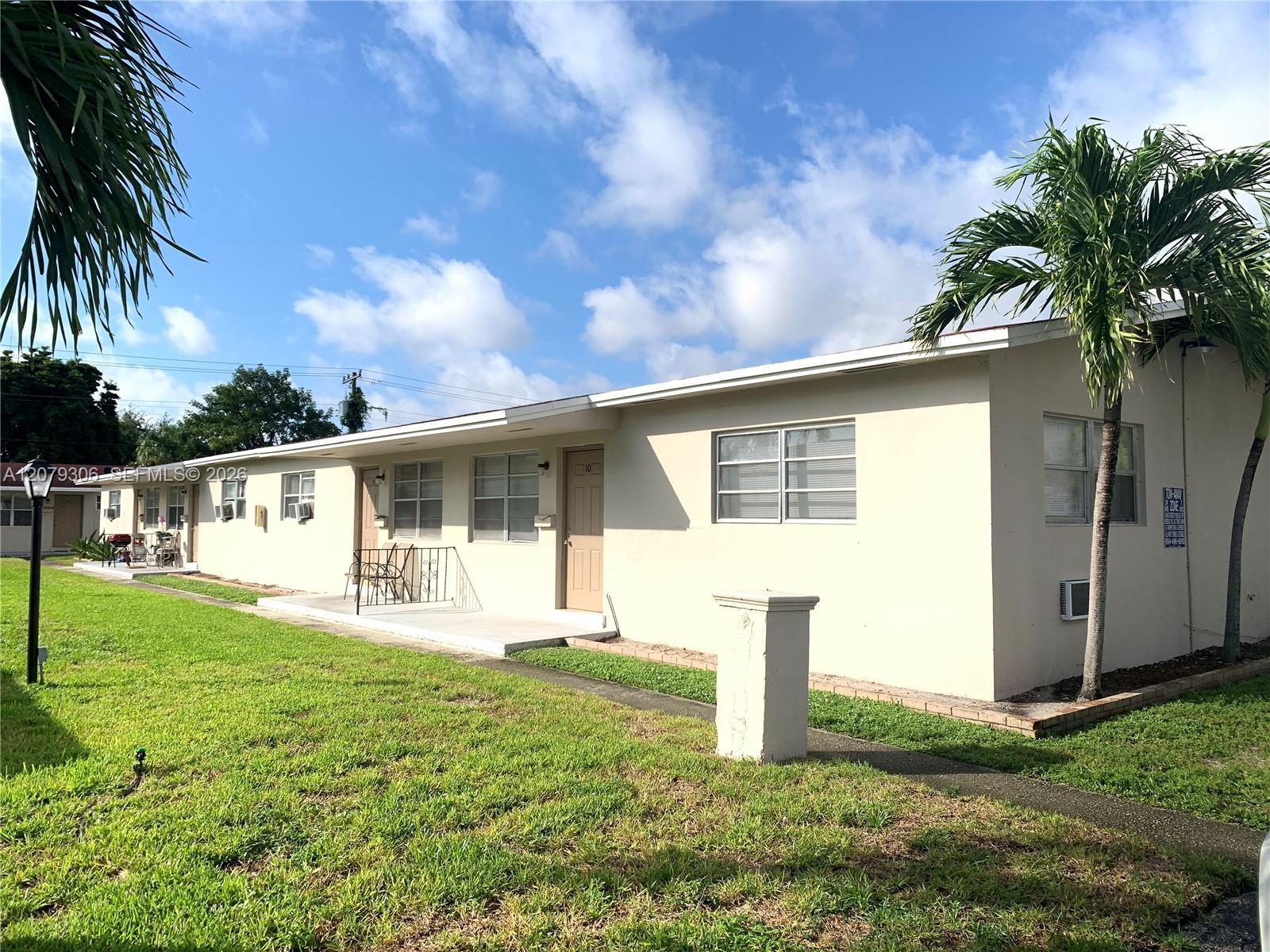 2220 Pierce St # 10, Hollywood FL 33020