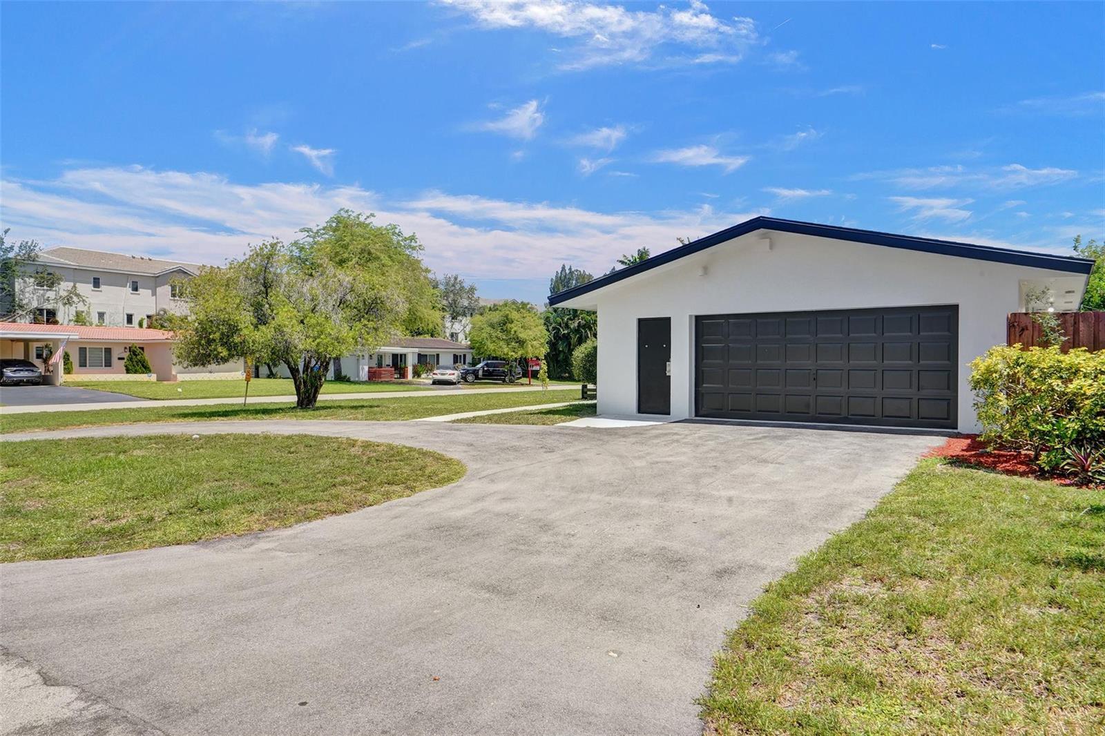 4017 NE 18th Avenue, Oakland Park FL 33334