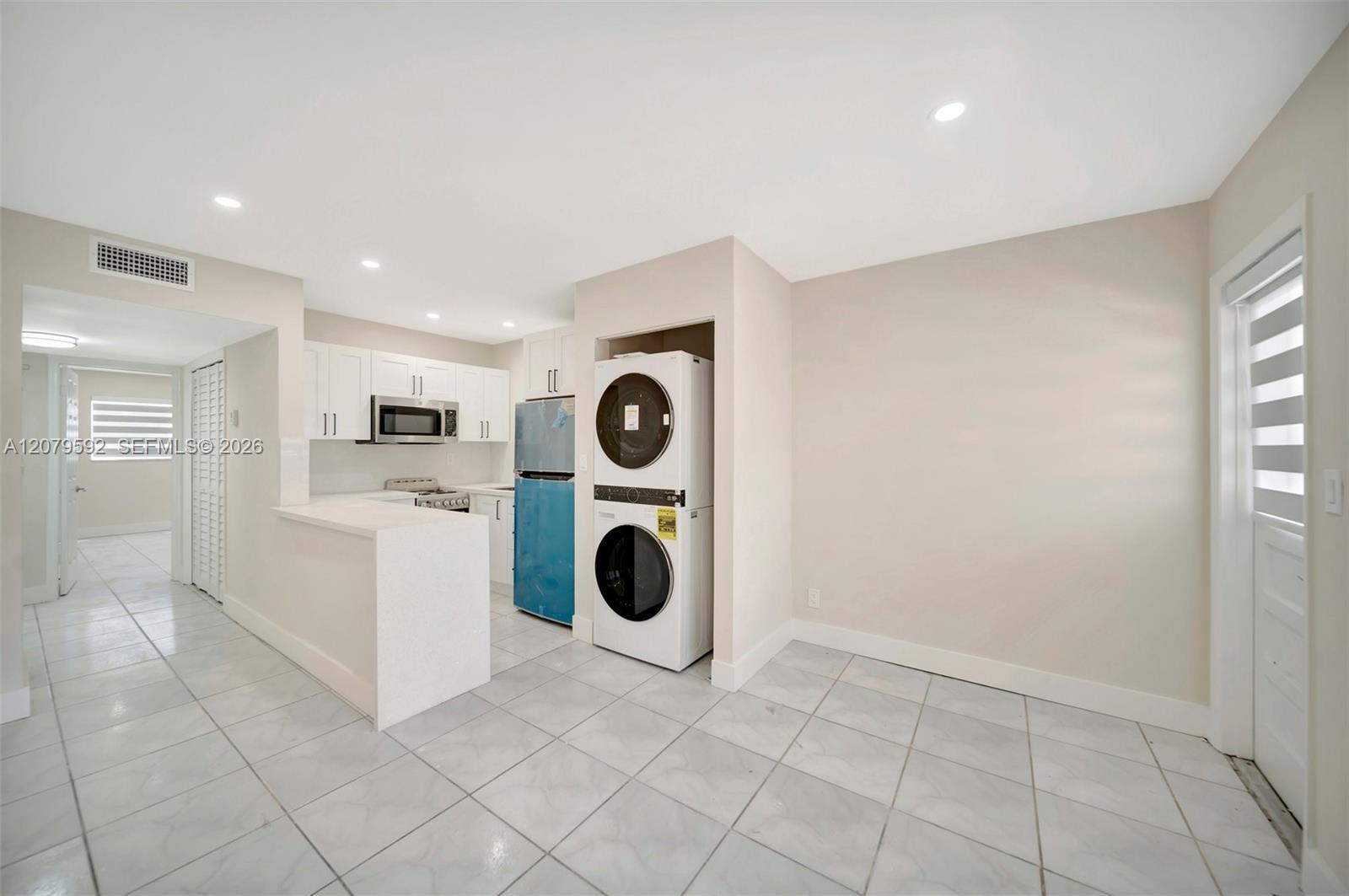 4051 NE 13th Ave # 3, Oakland Park FL 33334