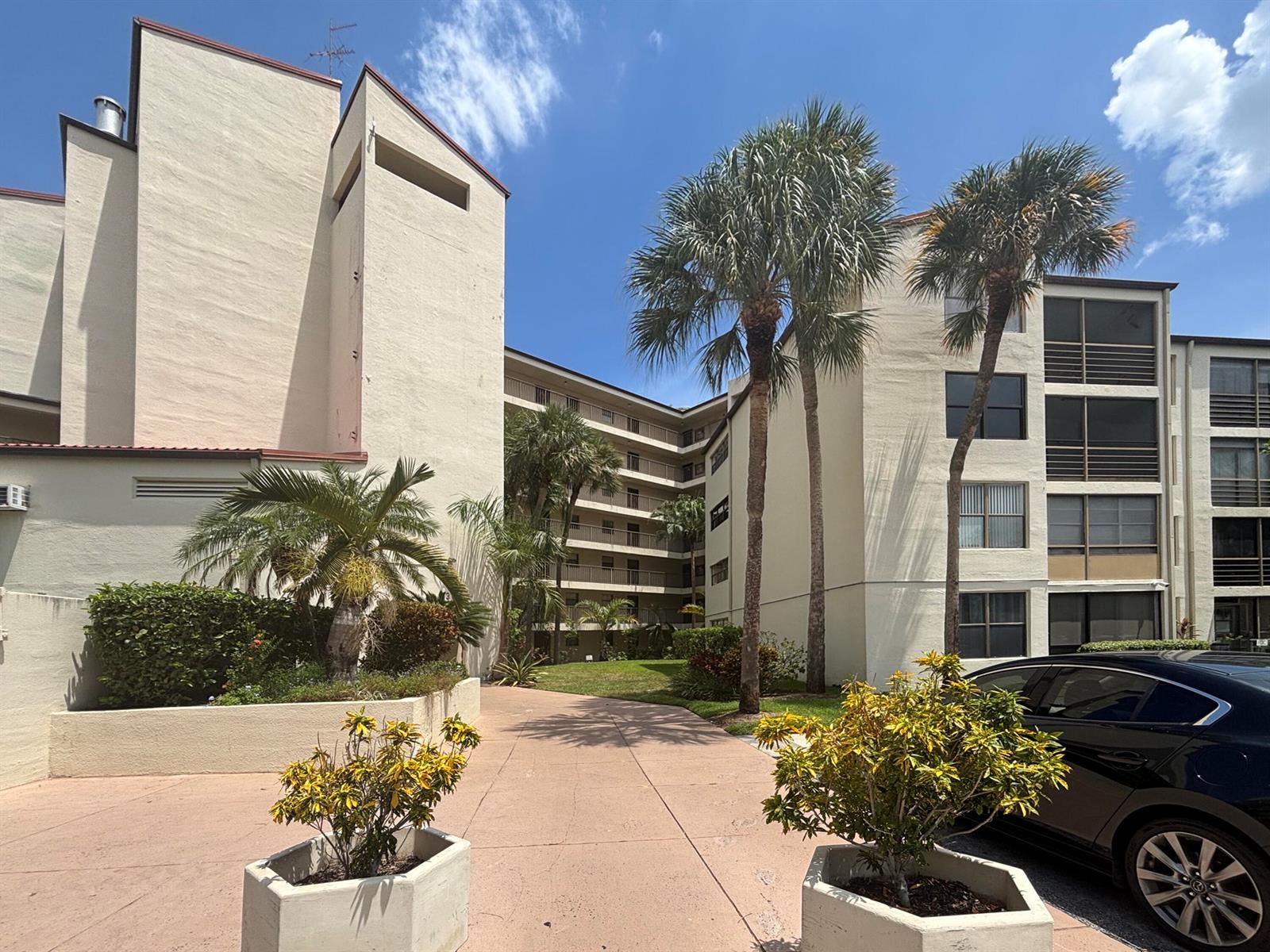 2306 S Cypress Bend Drive # 420, Pompano Beach FL 33069