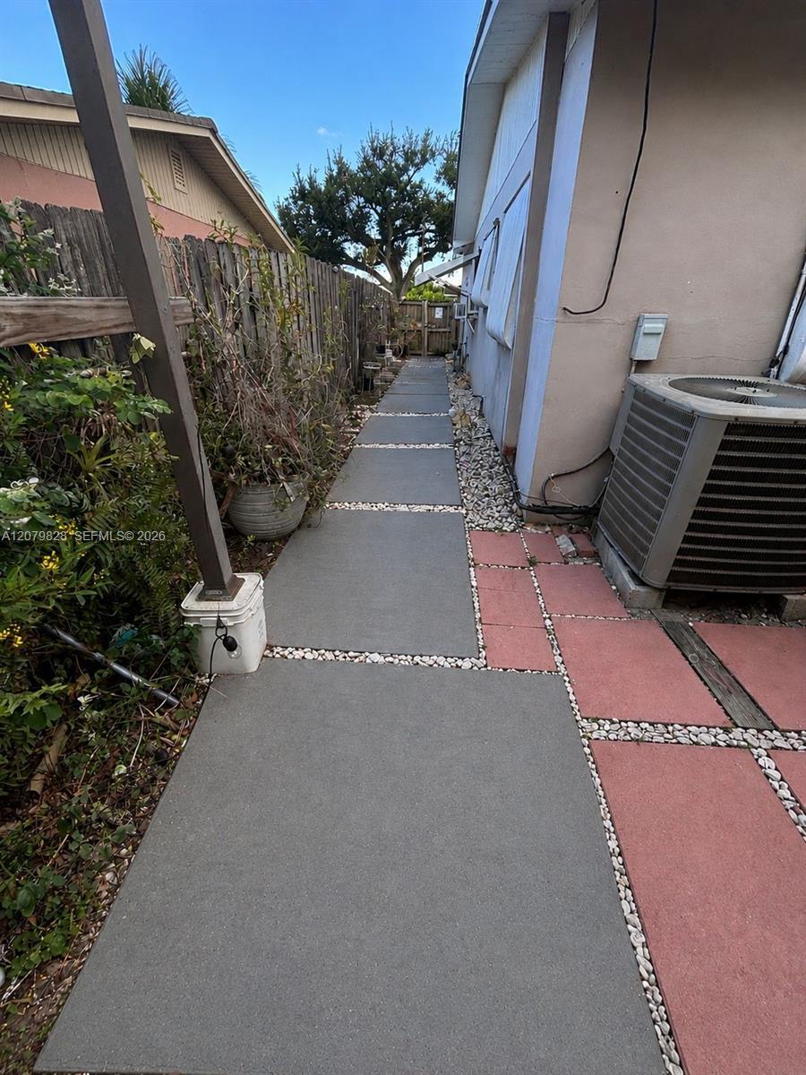 6771 Freedom St # 1, Hollywood FL 33024