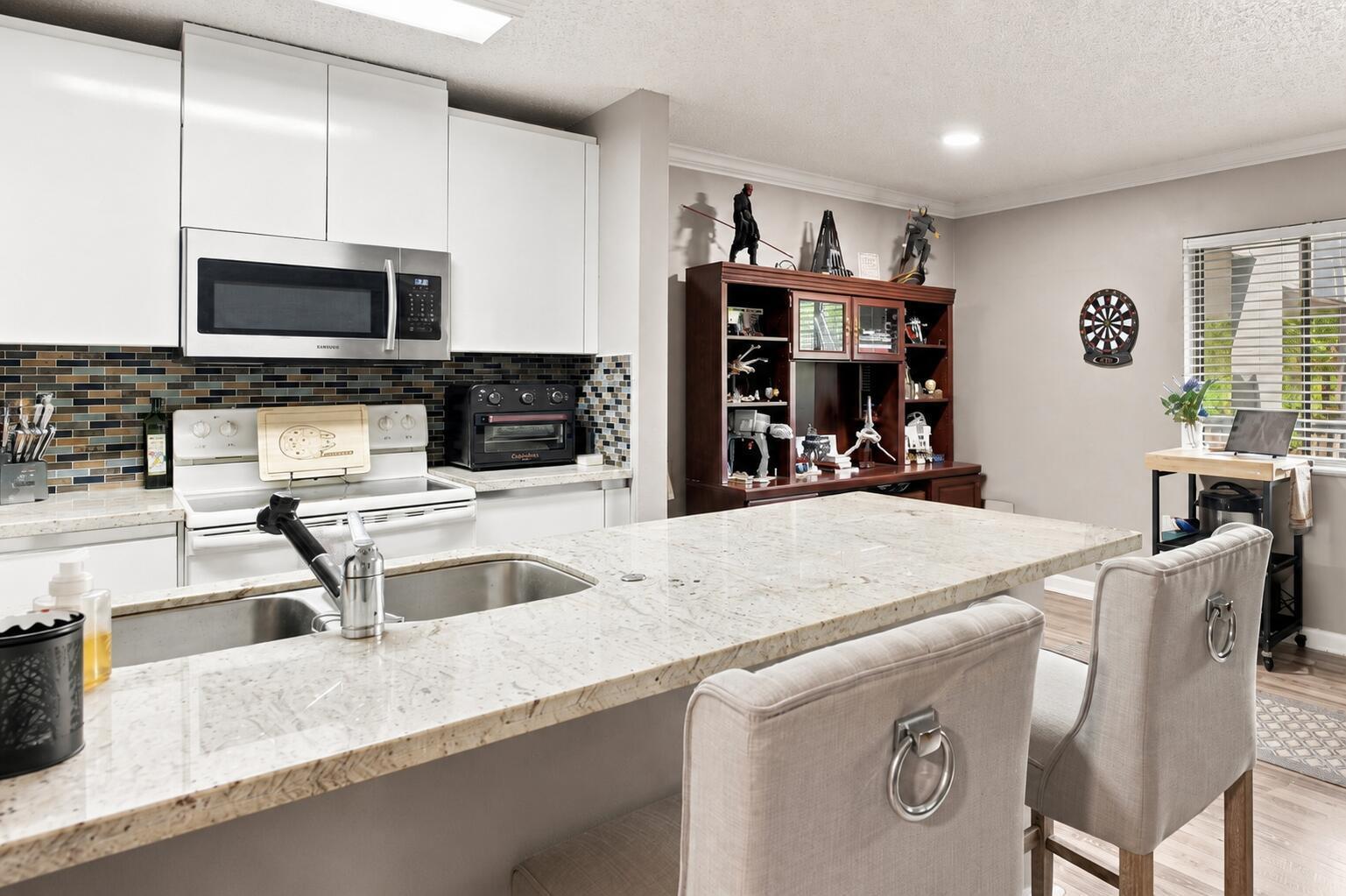 711 FOREST CLUB Drive # 119, Wellington FL 33414
