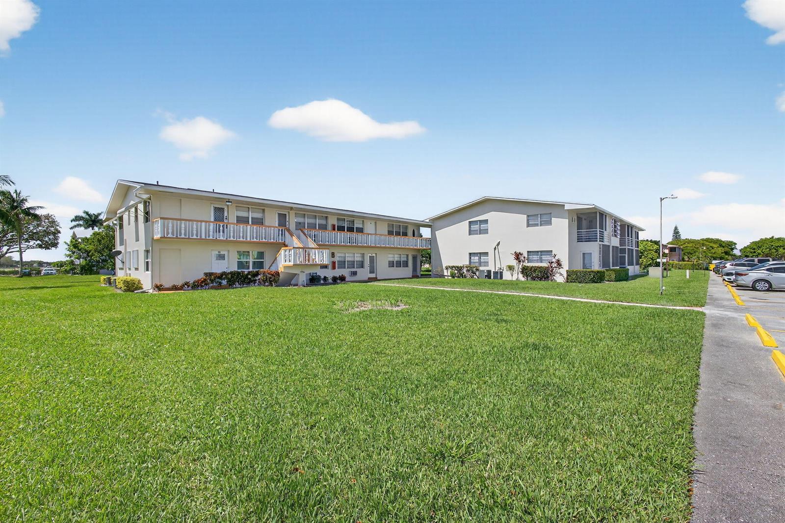43 EASTHAMPTON B, West Palm Beach FL 33417