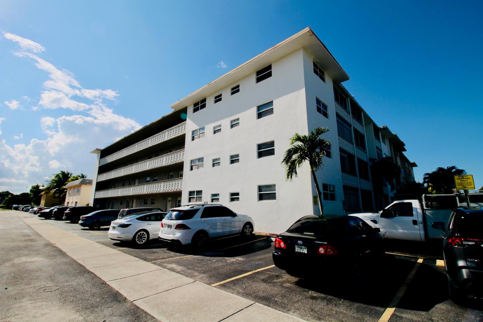 211 NE 8TH Avenue # 208, Hallandale Beach FL 33009