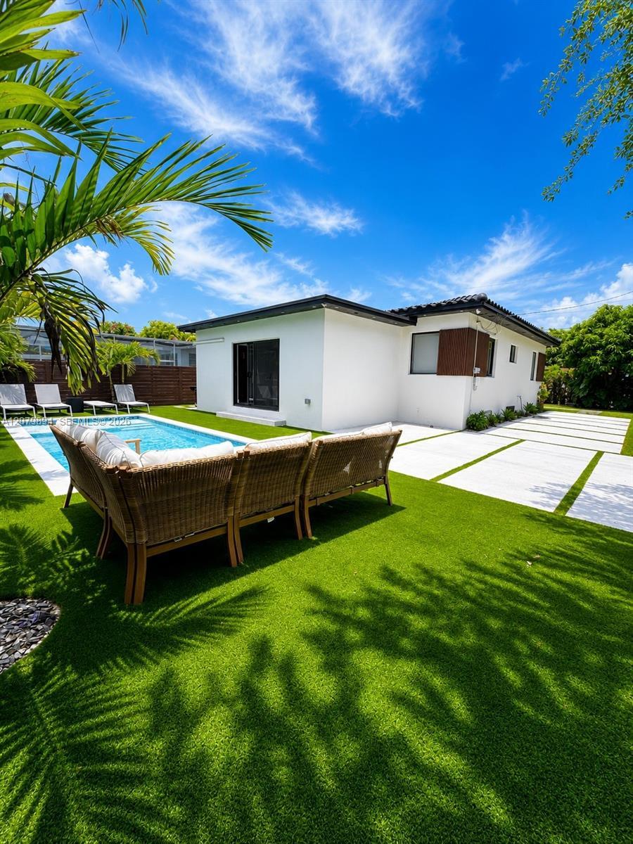 500 NW 43rd St, Miami FL 33127