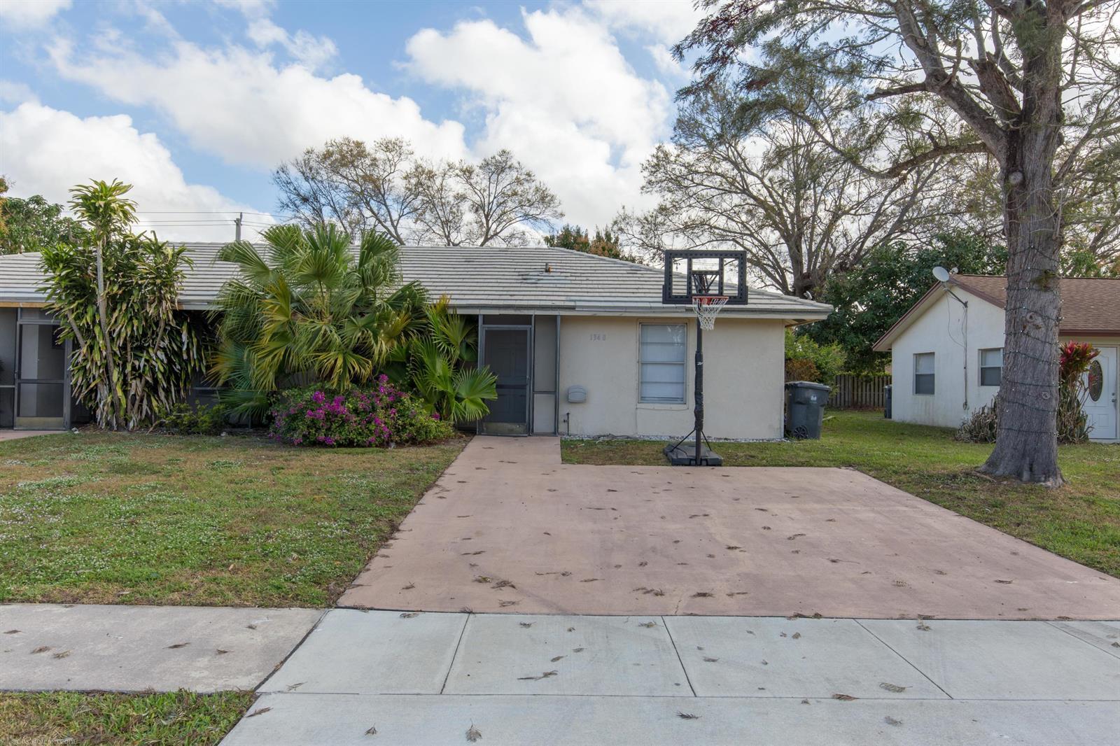 1348 Riverside Circle, Wellington FL 33414