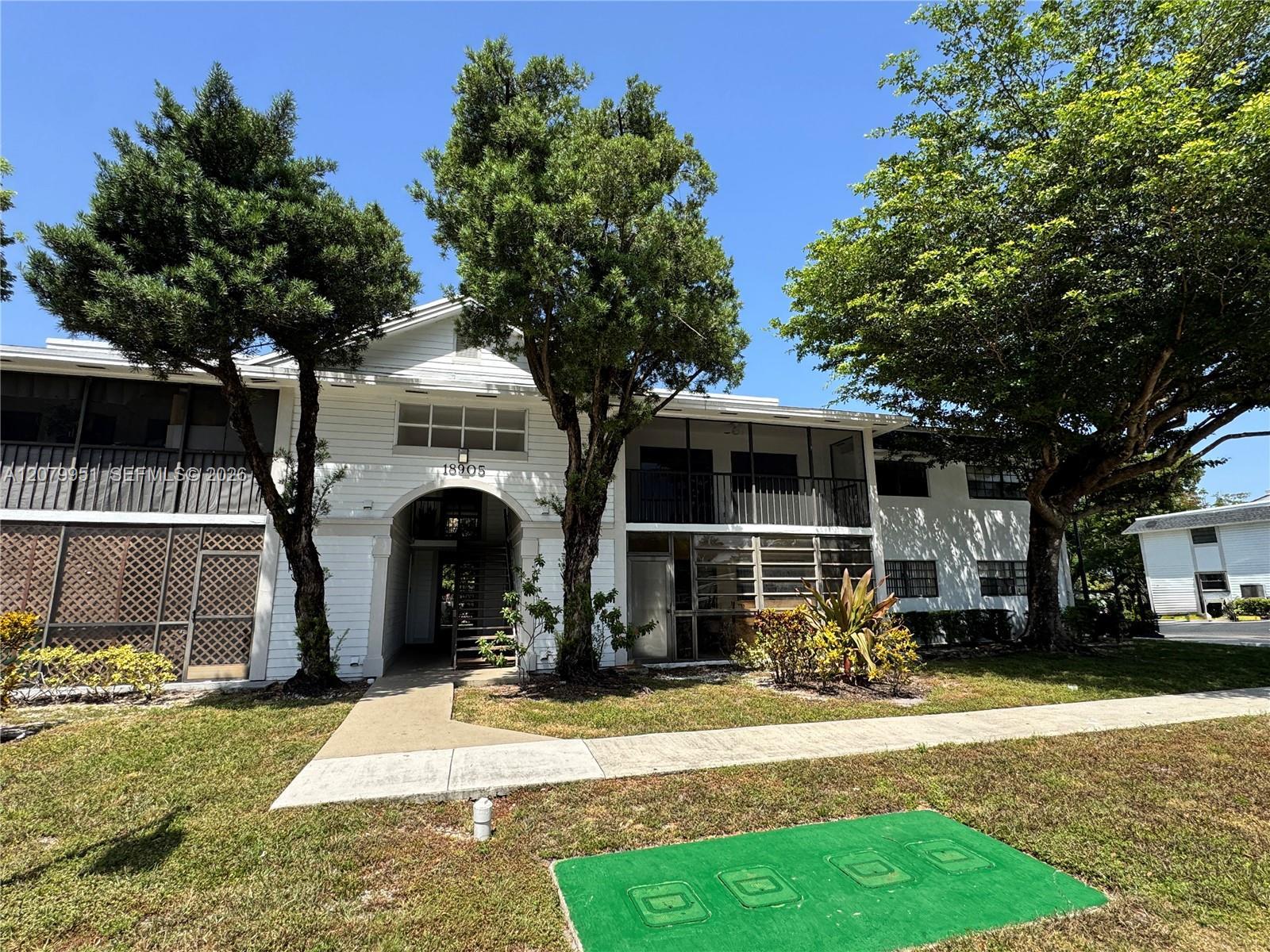 18905 NW 62nd Ave # 204, Hialeah FL 33015