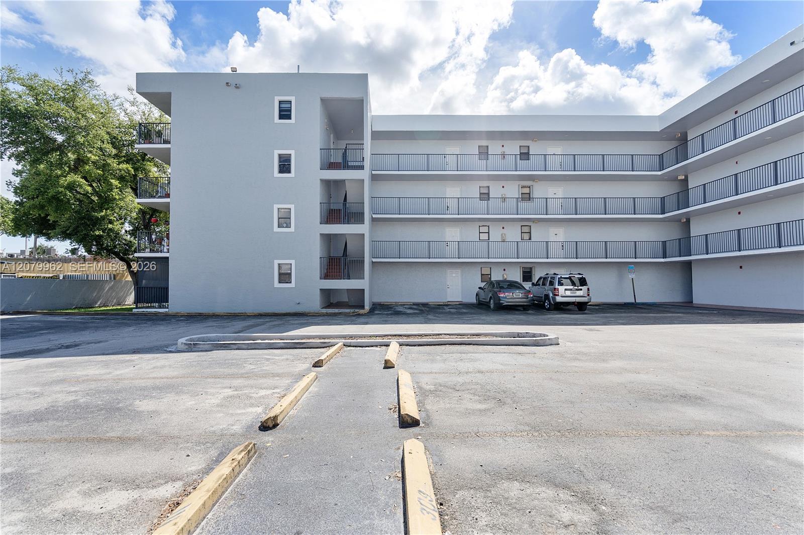 5825 W 25 Ct # 212, Hialeah FL 33016