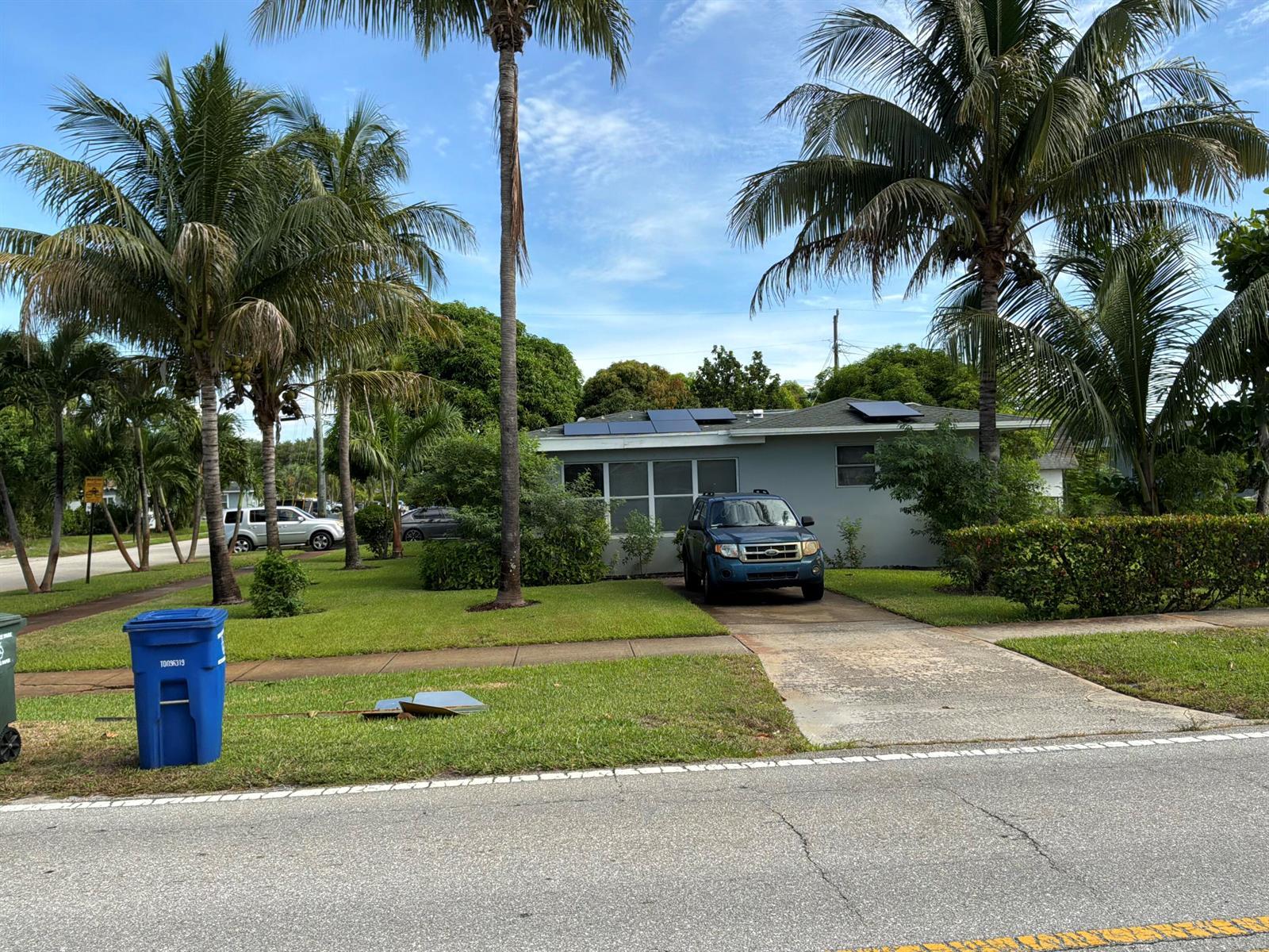 105 4TH Street # 105, Lake Park FL 33403