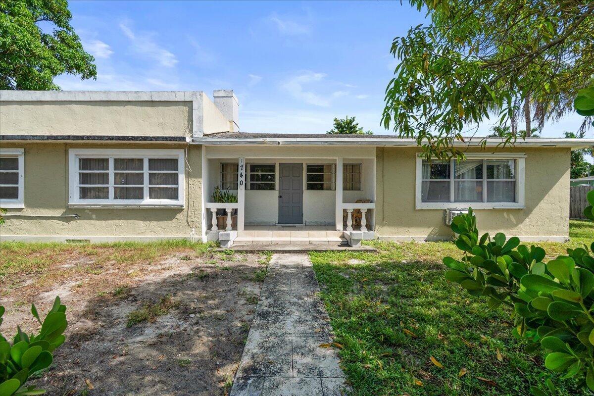 1740 11th Avenue N, FL 33460