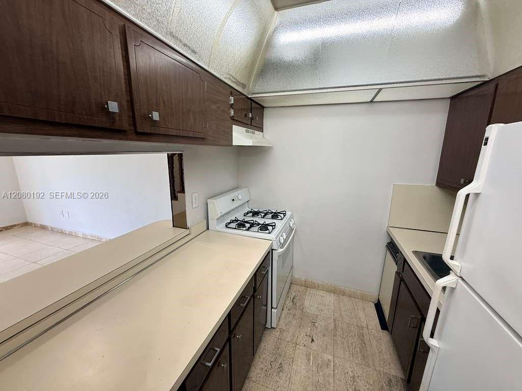 1300 W 53rd St # 32, Hialeah FL 33012