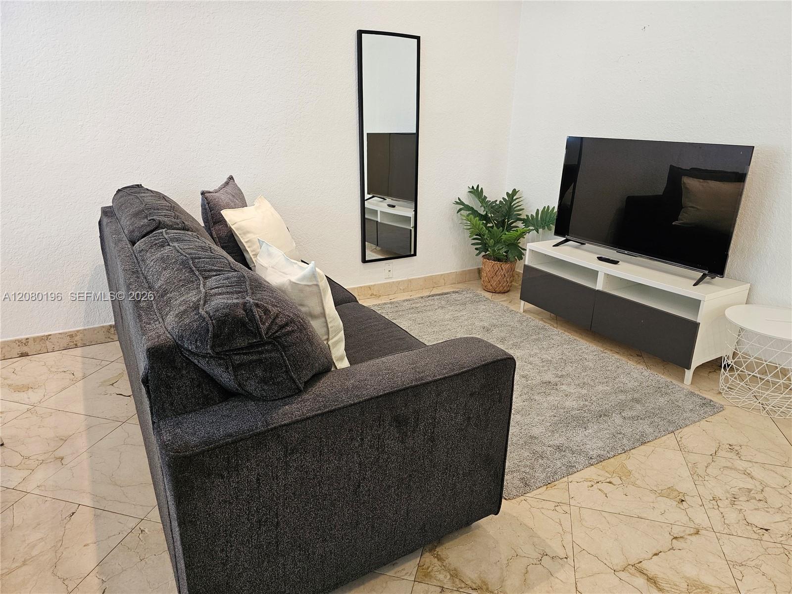 500 14th St # 203, Miami Beach FL 33139