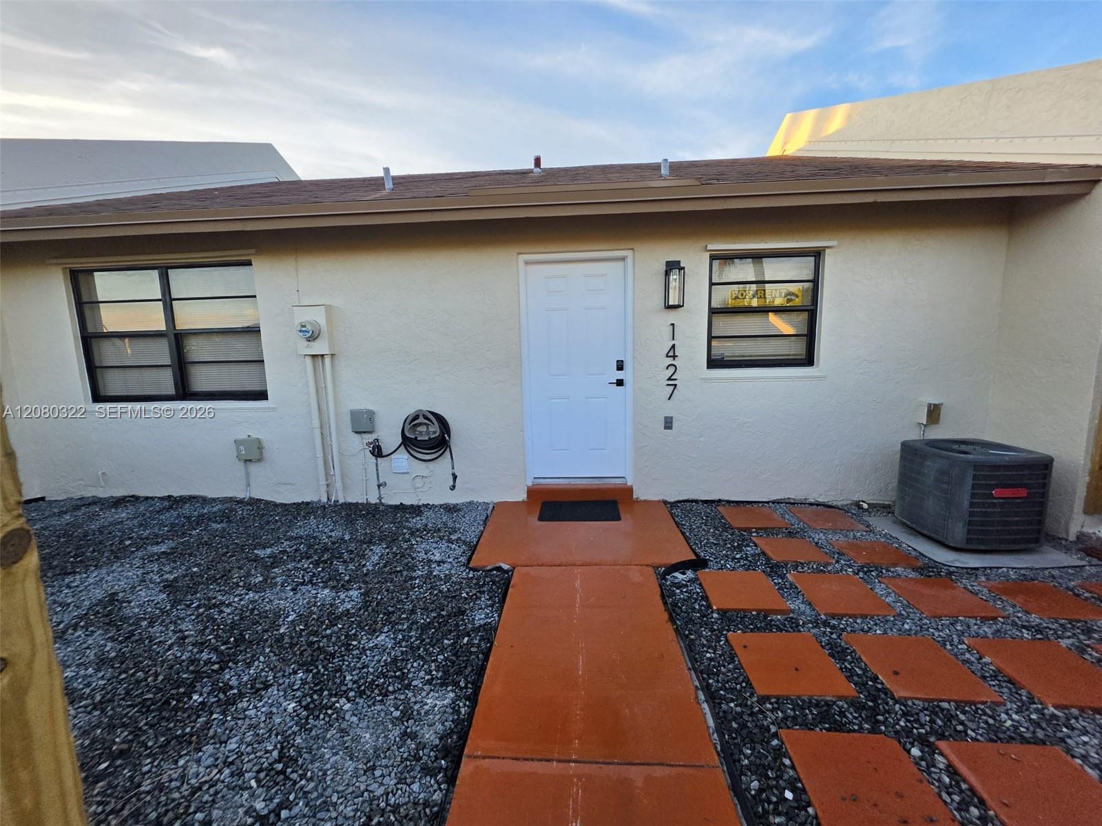 1427 Towhee St, Homestead FL 33035