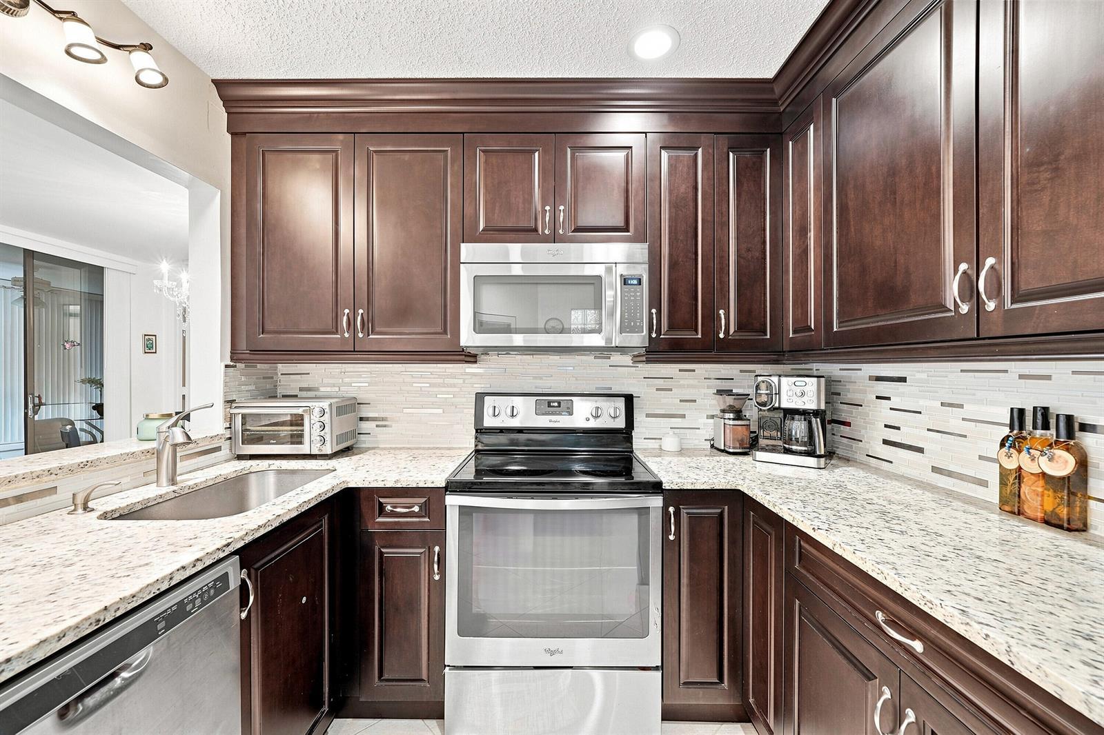 5450 VERONA Drive # H, Boynton Beach FL 33437