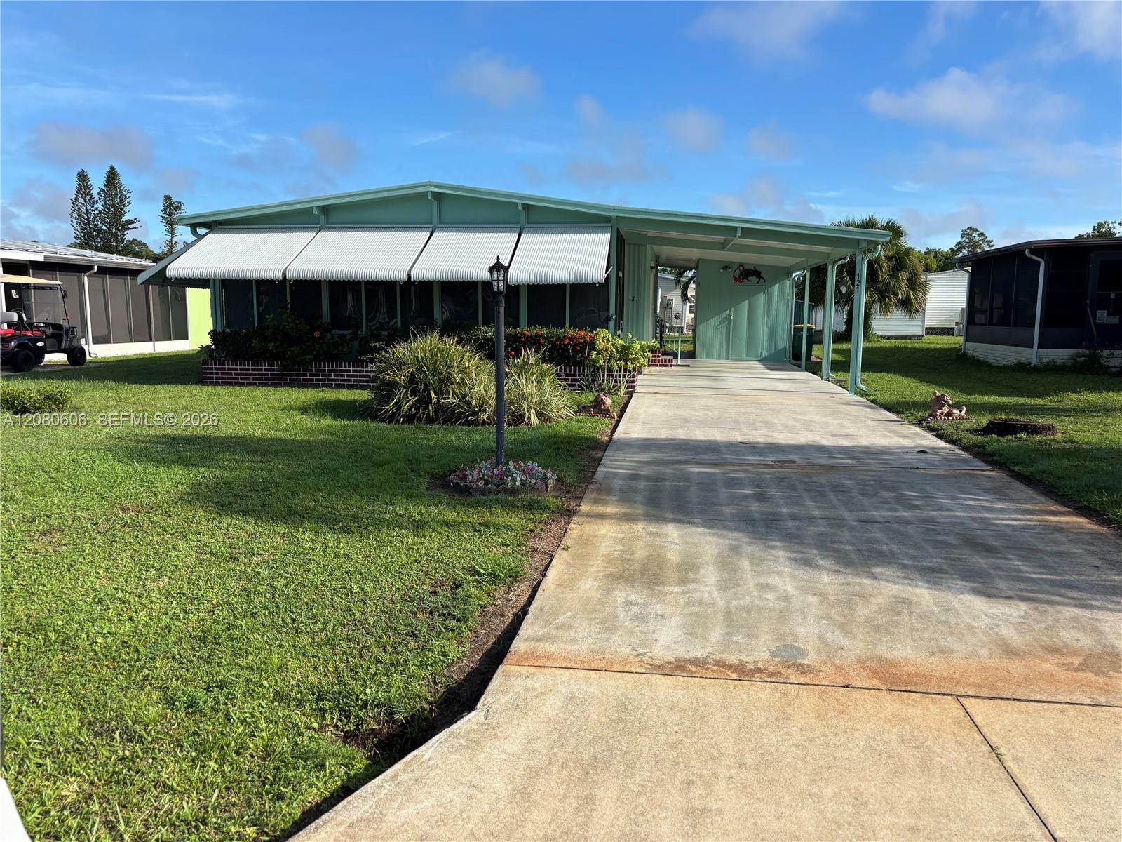 121 Sugar Loaf # 63, Naples FL 34114