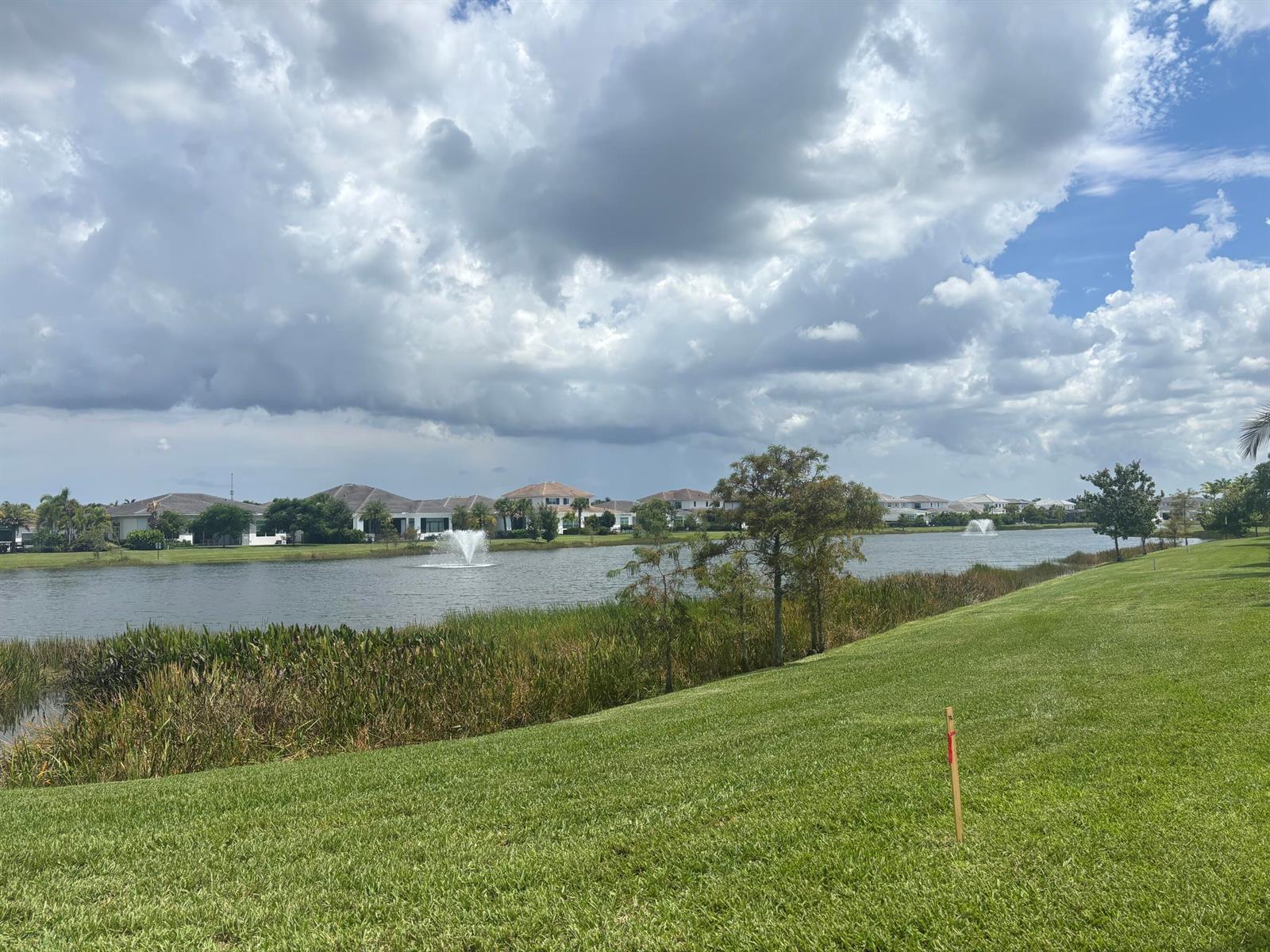 9353 CORAL ISLES Circle, Palm Beach Gardens FL 33412