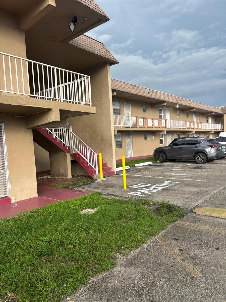 301 NW 177TH Street # 128, Miami Gardens FL 33169