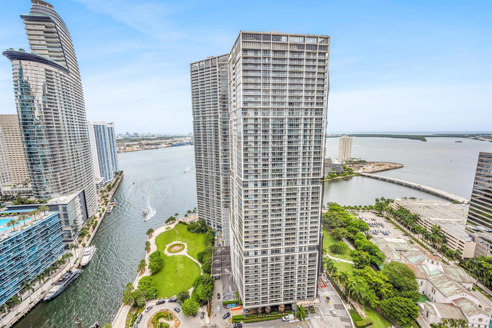 77 SE 5th Street # 2407, Miami FL 33131