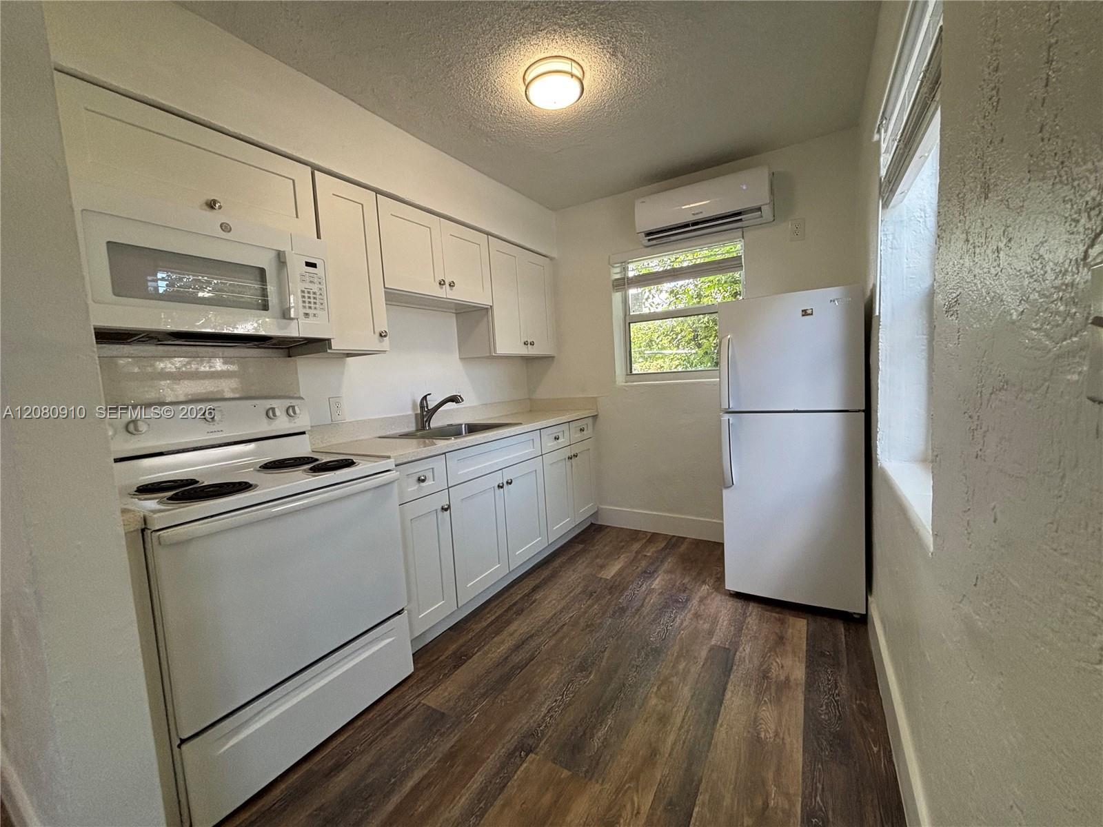 1821 Thomas St # 6, Hollywood FL 33020
