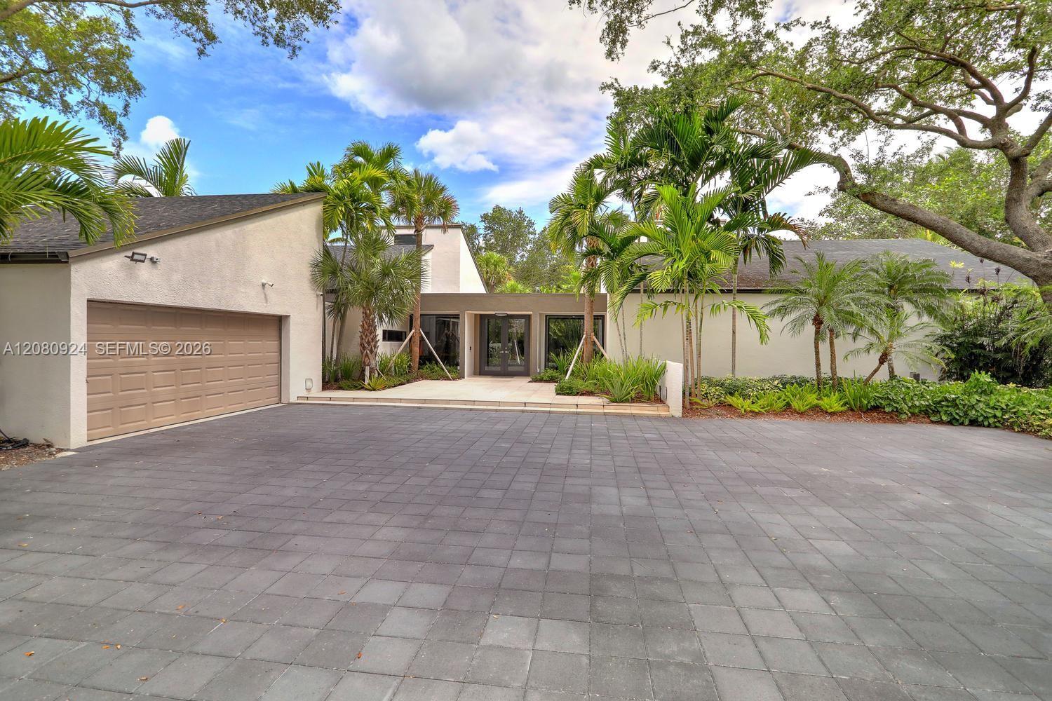 6121 SW 104th St, Pinecrest FL 33156