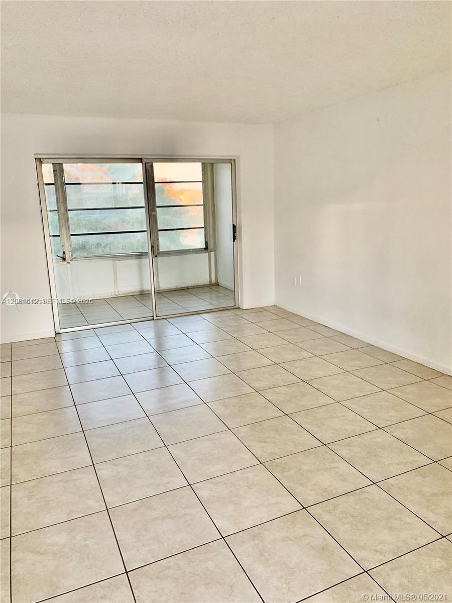 8220 Sunrise Lakes Blvd # 307, Sunrise FL 33322