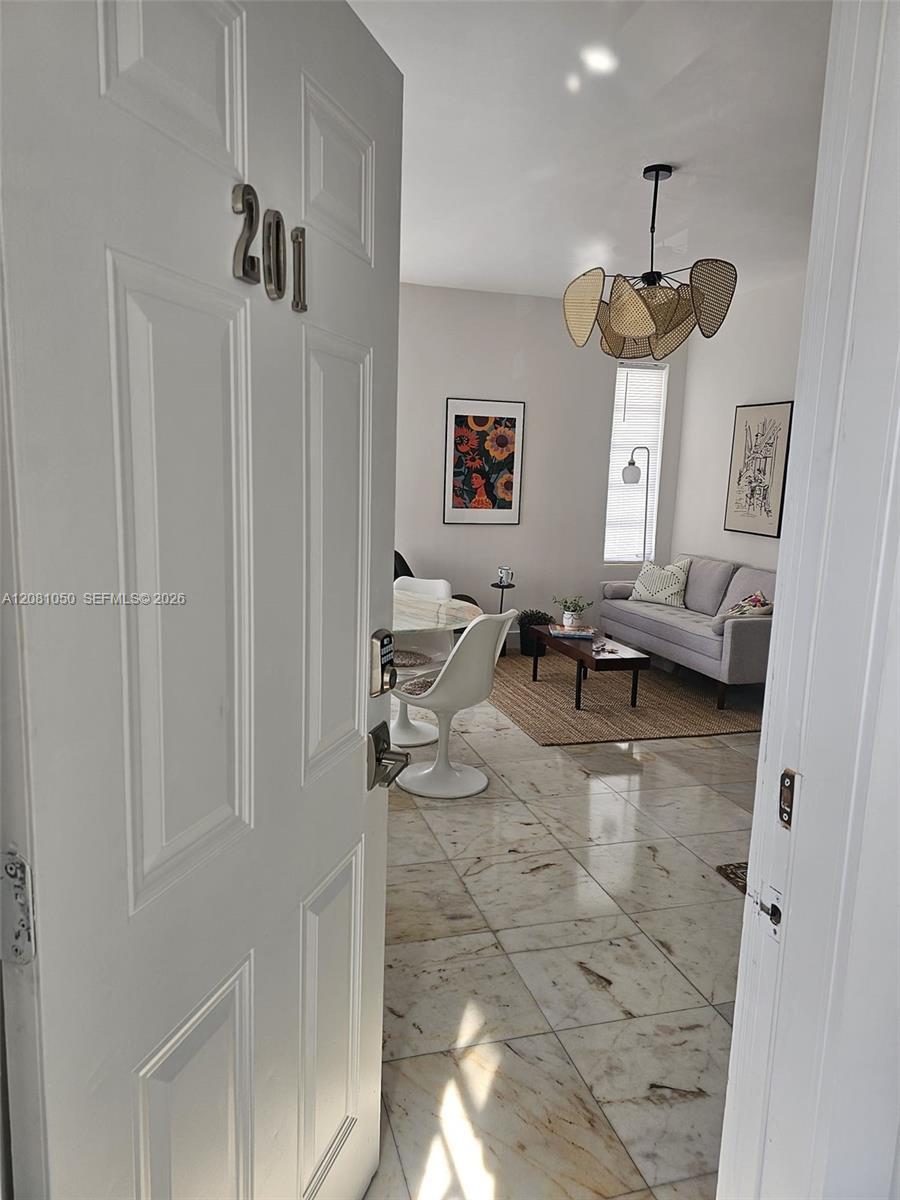 801 8th St # 201, Miami Beach FL 33139