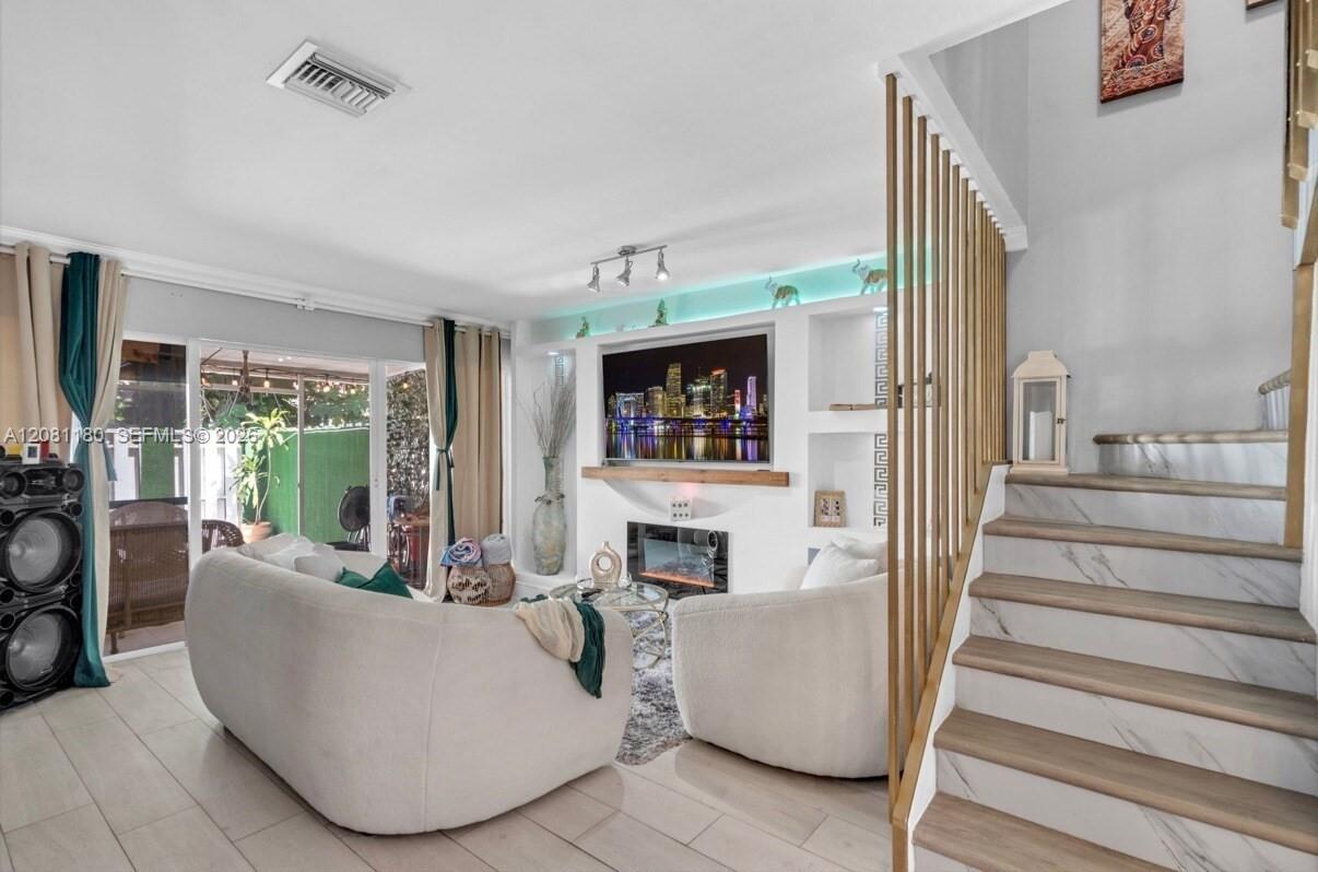 789 Crystal Lake Dr, Deerfield Beach FL 33064