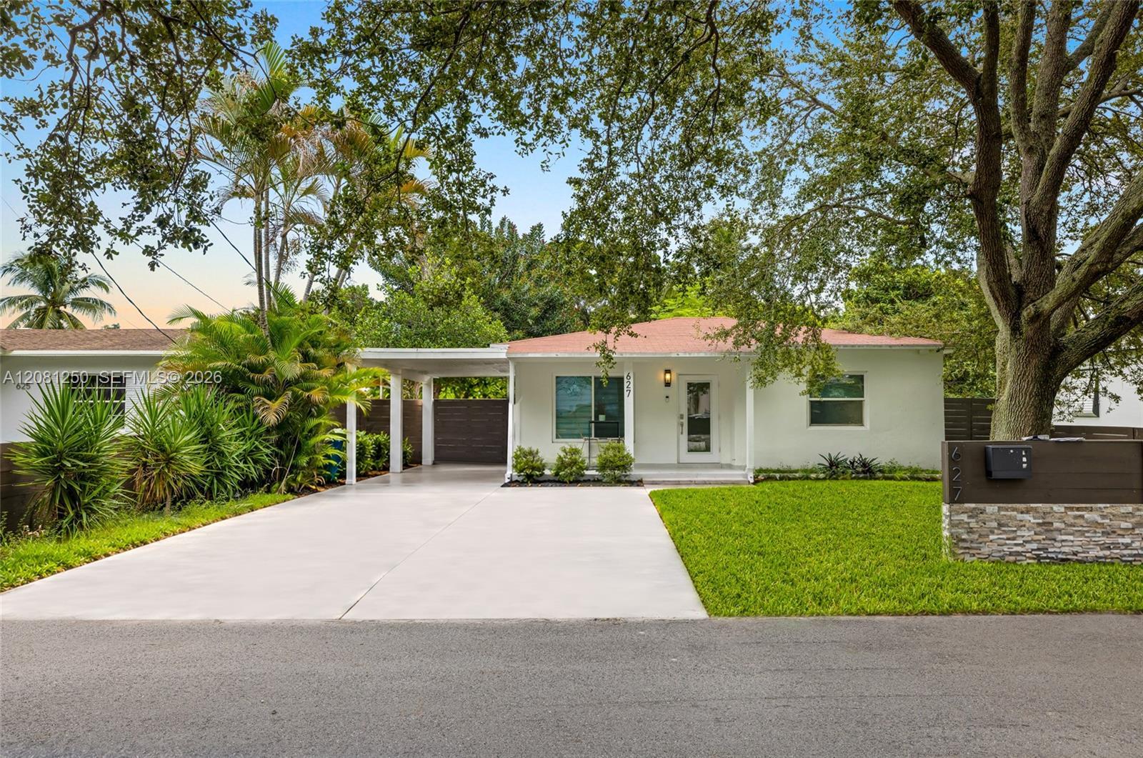 627 SW 7th Ave, Hallandale Beach FL 33009