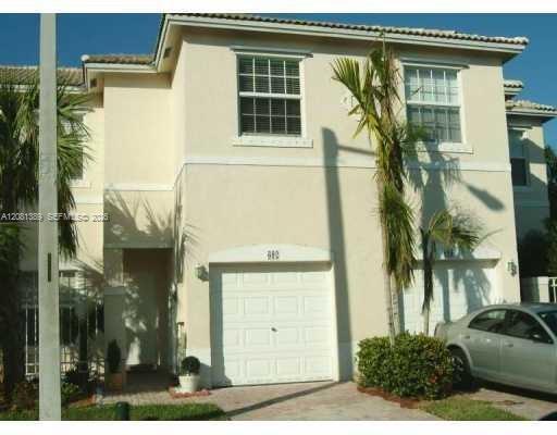 692 NW 170th Ter, Pembroke Pines FL 33028