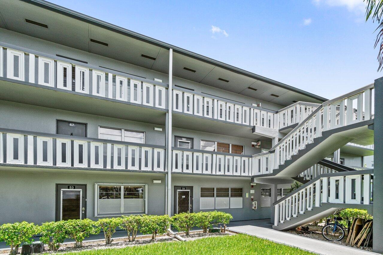 68 Suffolk B # 680, Boca Raton FL 33434