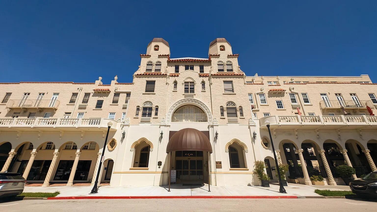 235 SUNRISE Avenue # 2211, Palm Beach FL 33480