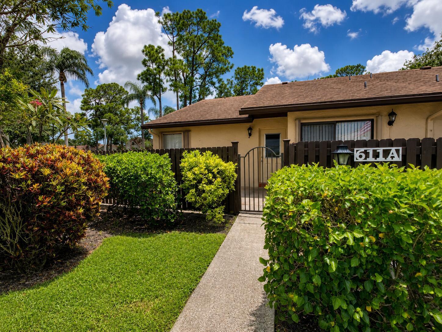611 Sea Pine Way # A, FL 33415