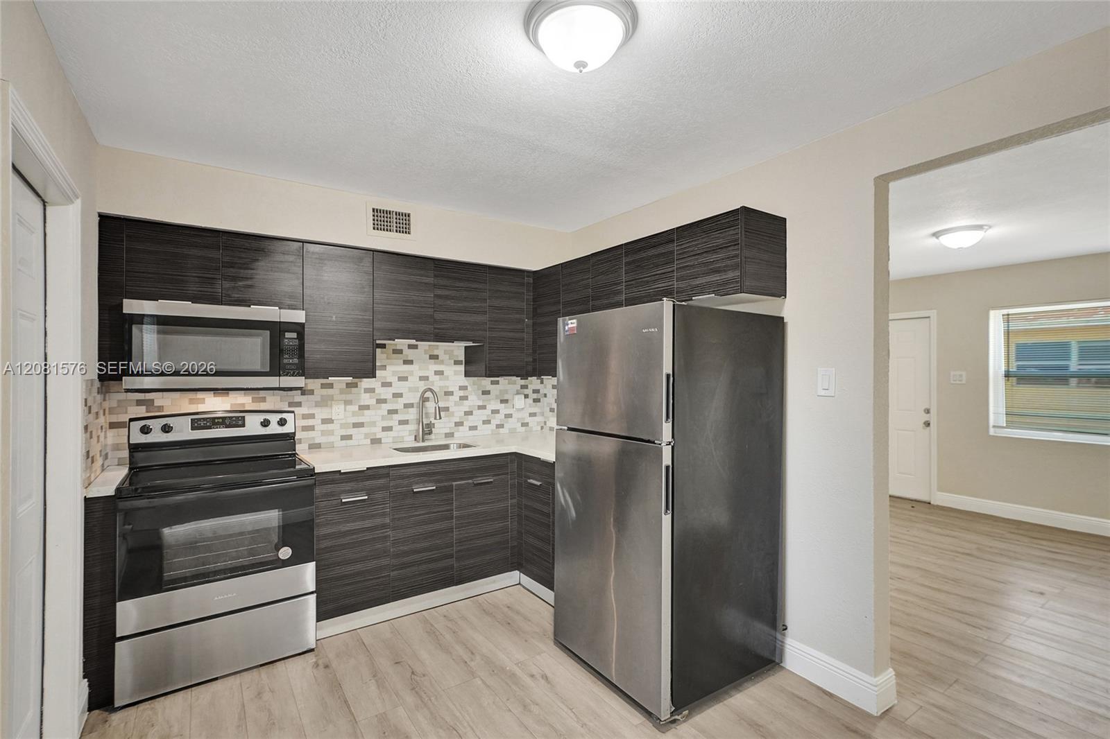 429 NW 9th Ave # 1, Fort Lauderdale FL 33311