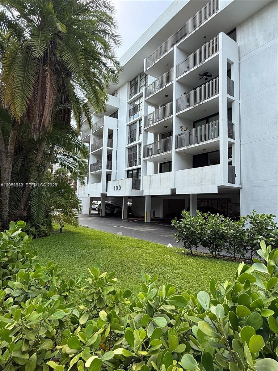 100 Ocean Lane Dr # 303, Key Biscayne FL 33149