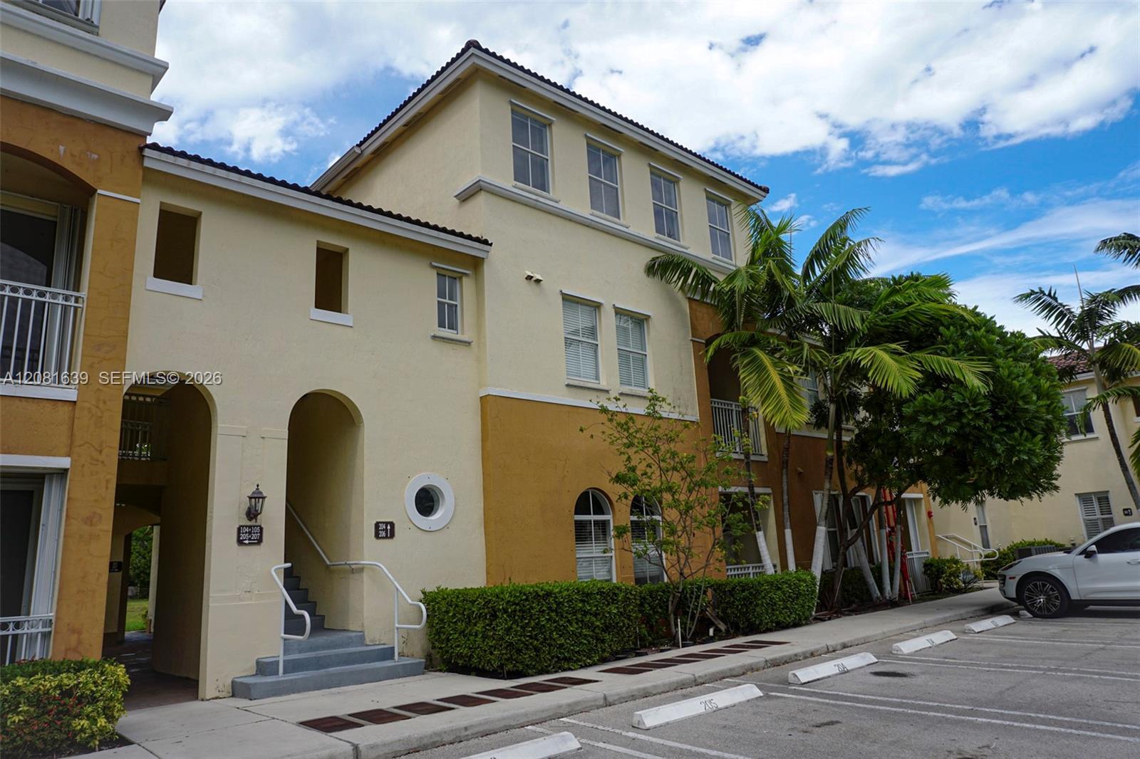 10242 NW 7th St # 204, Miami FL 33172