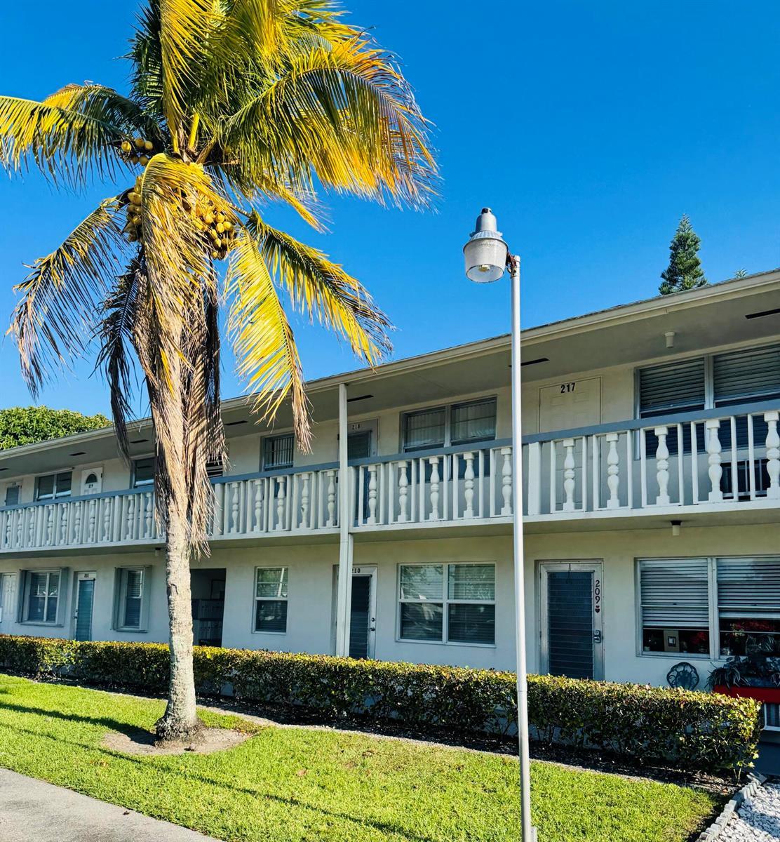218 Kent M # M, West Palm Beach FL 33417