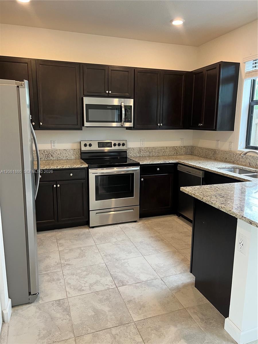 20578 NE 2nd Ct, Miami FL 33179