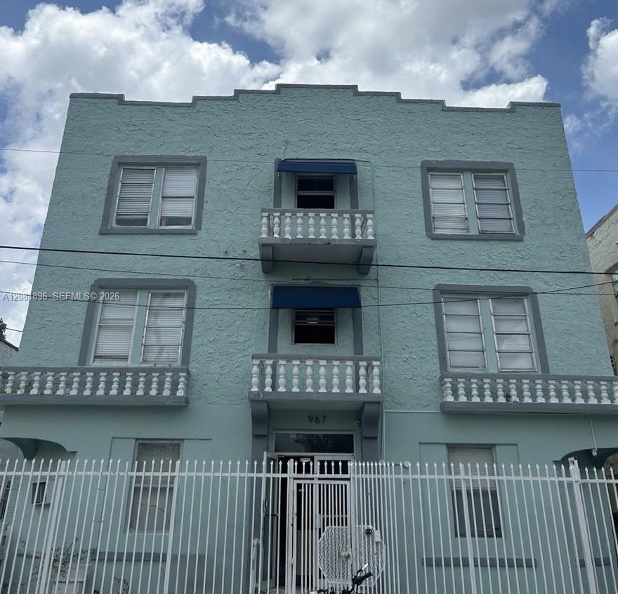 967 SW 5th St # 16, Miami FL 33130
