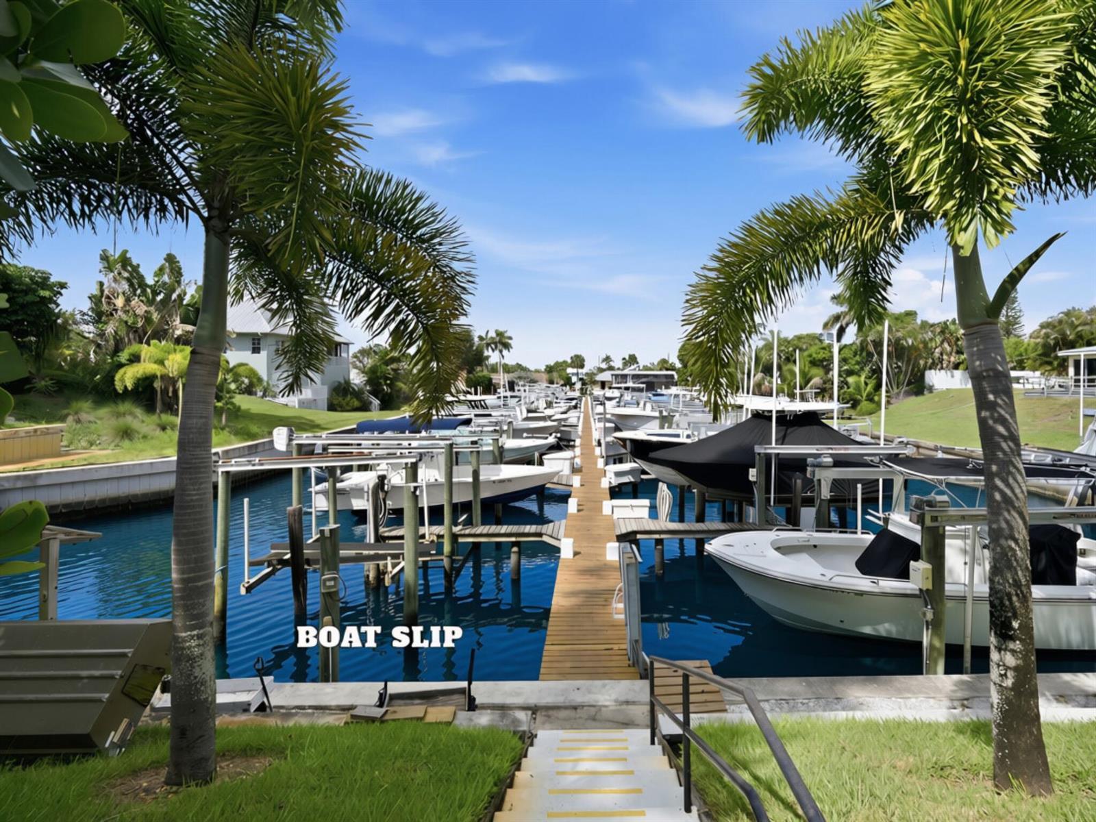 4564 SE Robertson Road, Stuart FL 34997