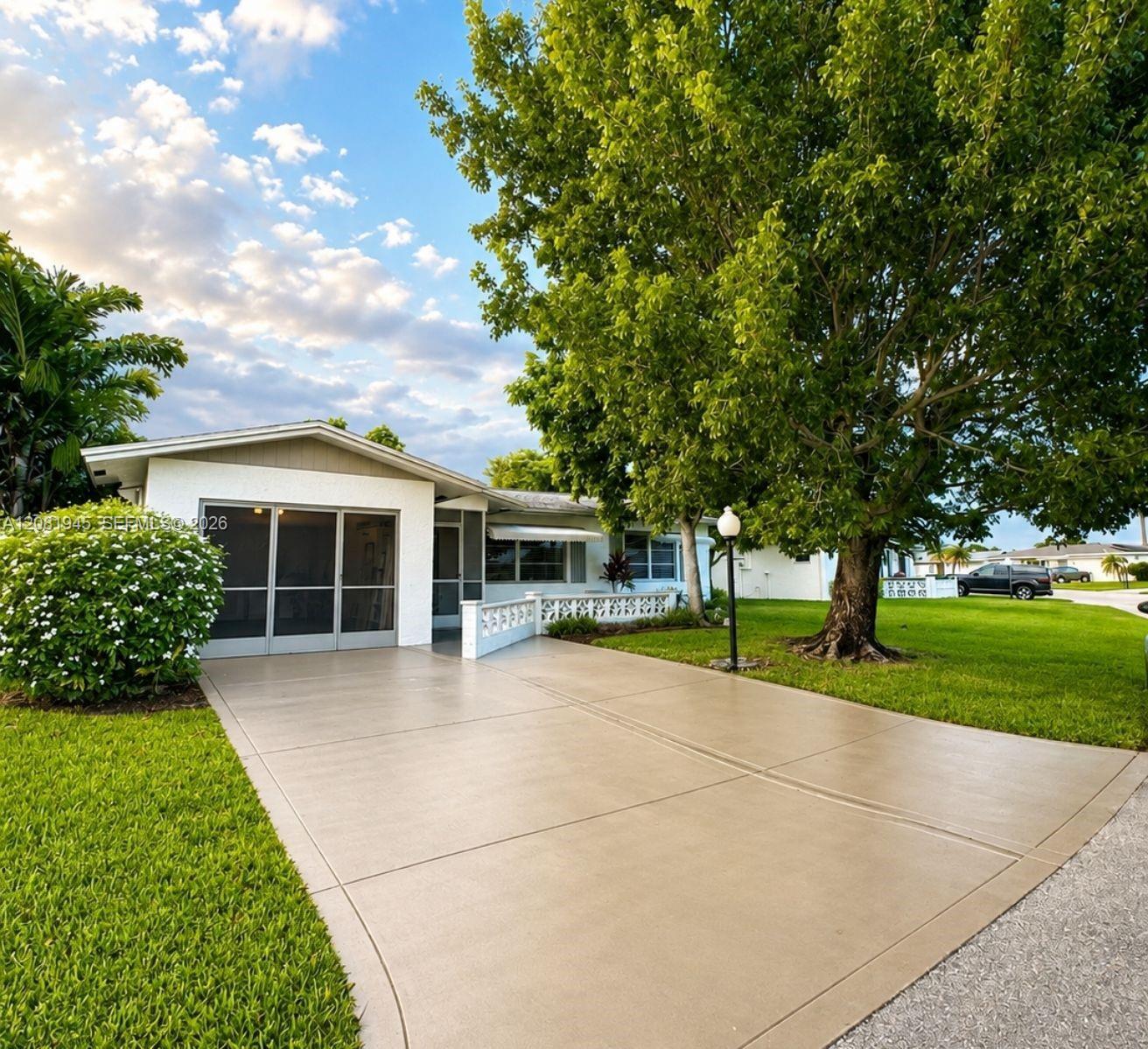 5156 Michael Dr, West Palm Beach FL 33417