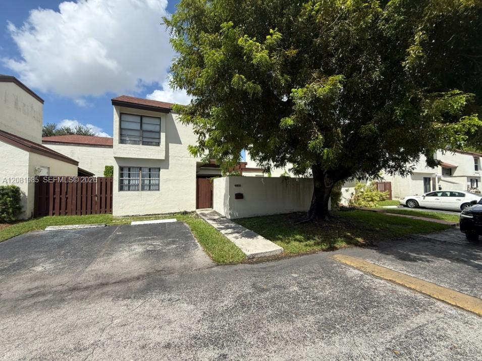 9764 NW 4th Ln # 9764, Miami FL 33172