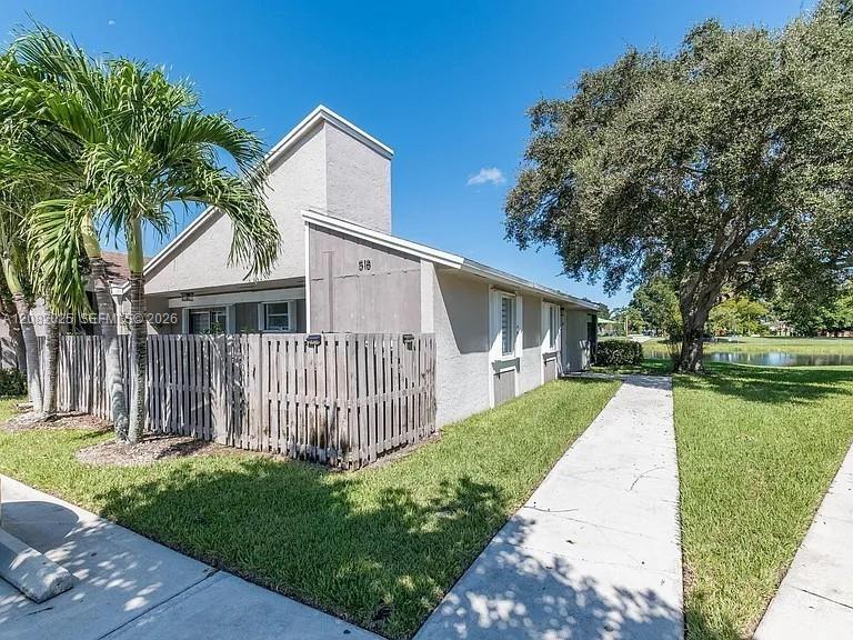 518 Woodgate Cir, Sunrise FL 33326