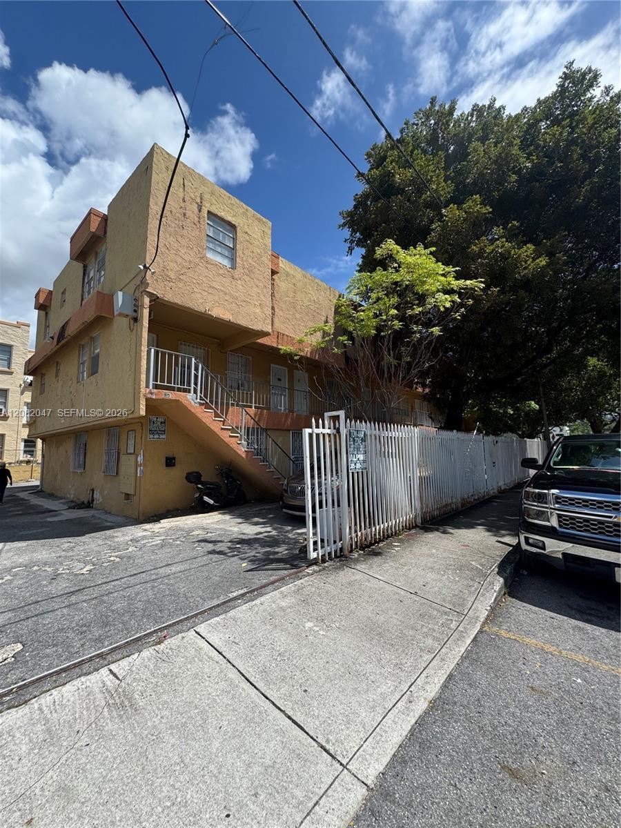 515 SW 3rd St # 3, Miami FL 33130