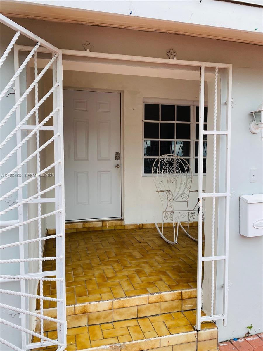 3335 SW 26th St # 3335, Miami FL 33133