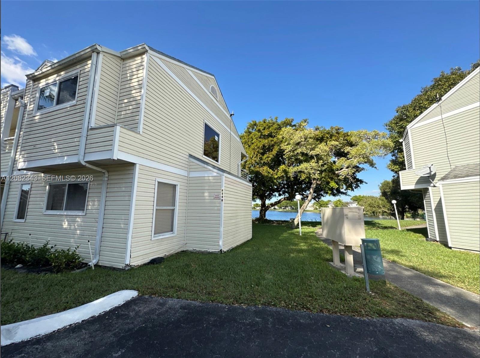 3405 NW 44th St # 204, Oakland Park FL 33309