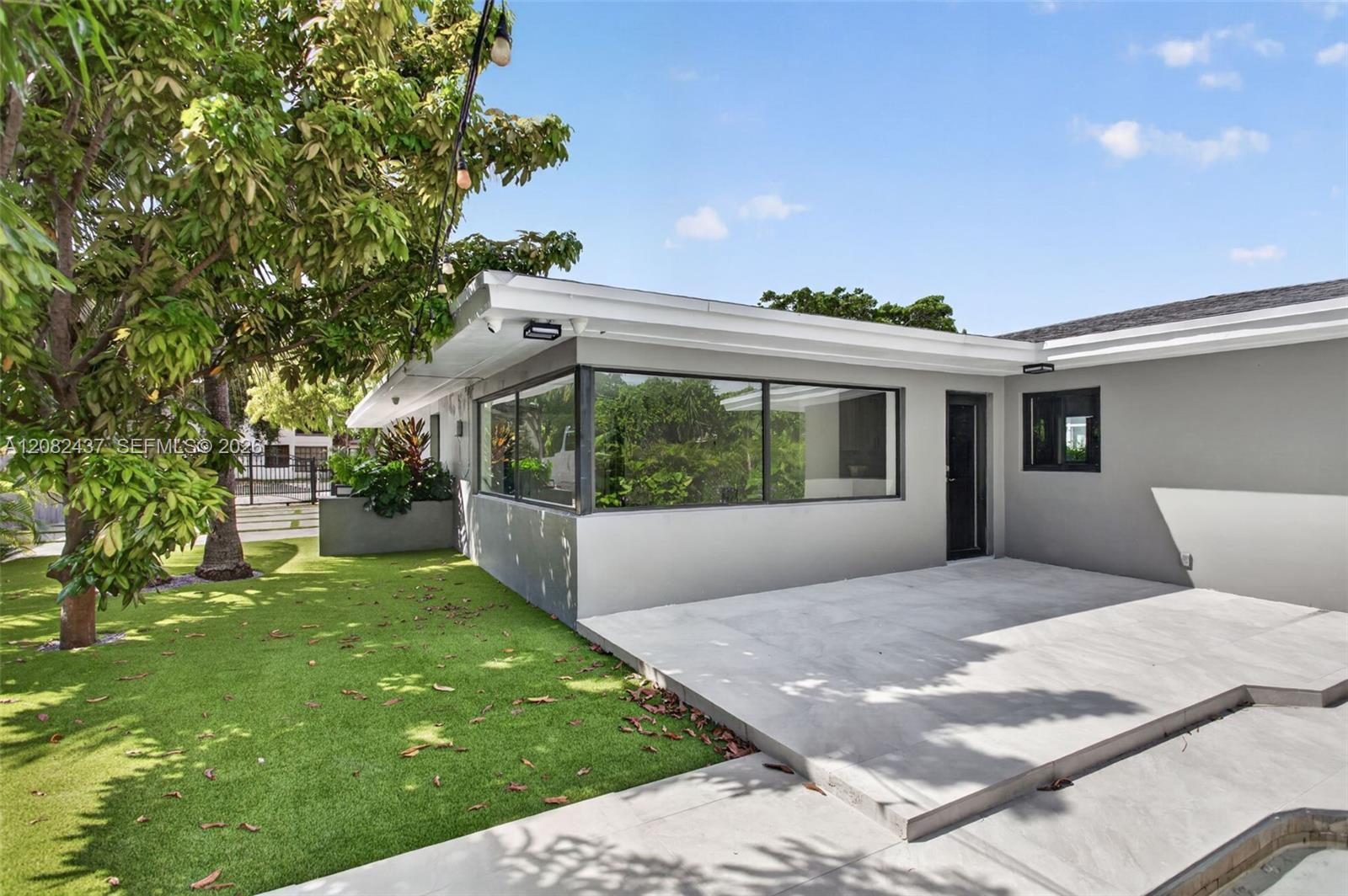 1215 NE 110th St, Miami FL 33161