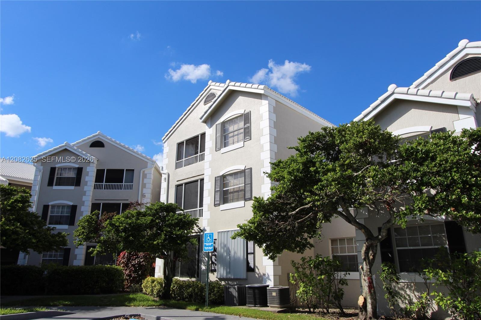 2881 N Oakland Forest Dr # 206, Oakland Park FL 33309