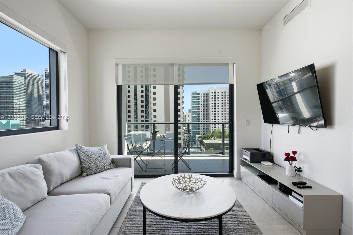239 SW 9th St # 1501, Miami FL 33130