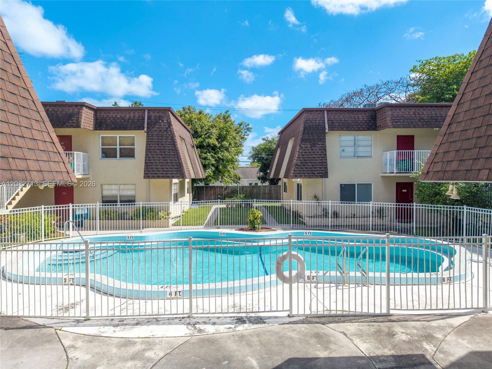 4524 SW 54th St, Dania Beach FL 33314