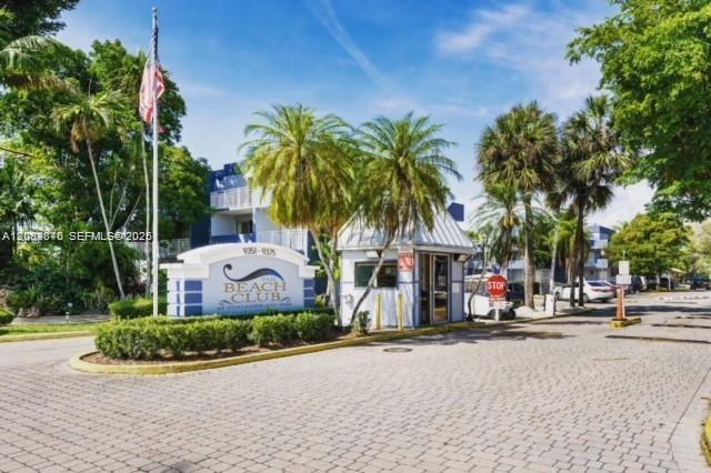 9359 Fontainebleau Blvd # F307, Miami FL 33172